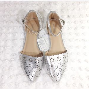 Old Navy Metallic cutout flats